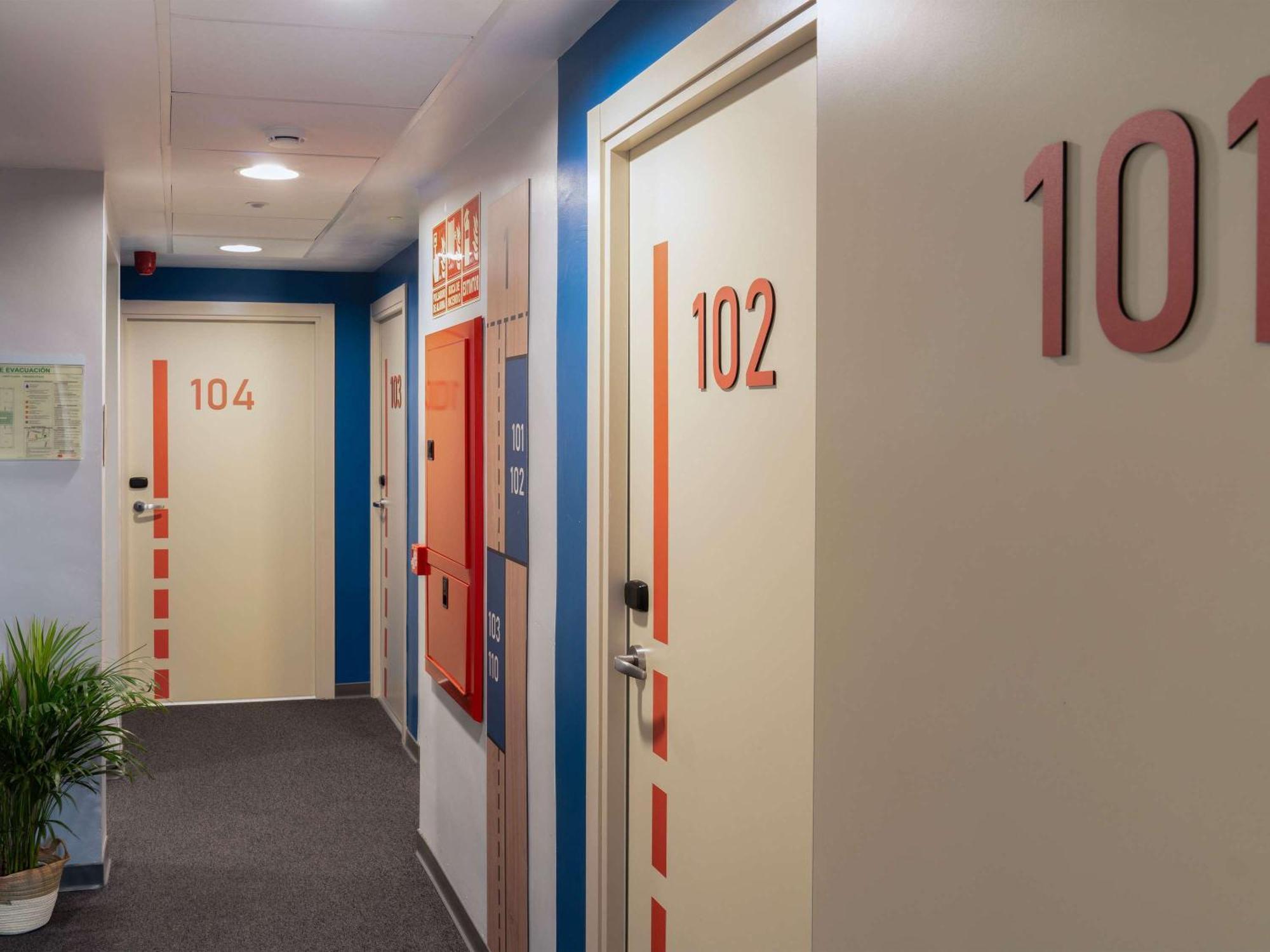 Ibis Budget Valencia Centro Puerto Esterno foto