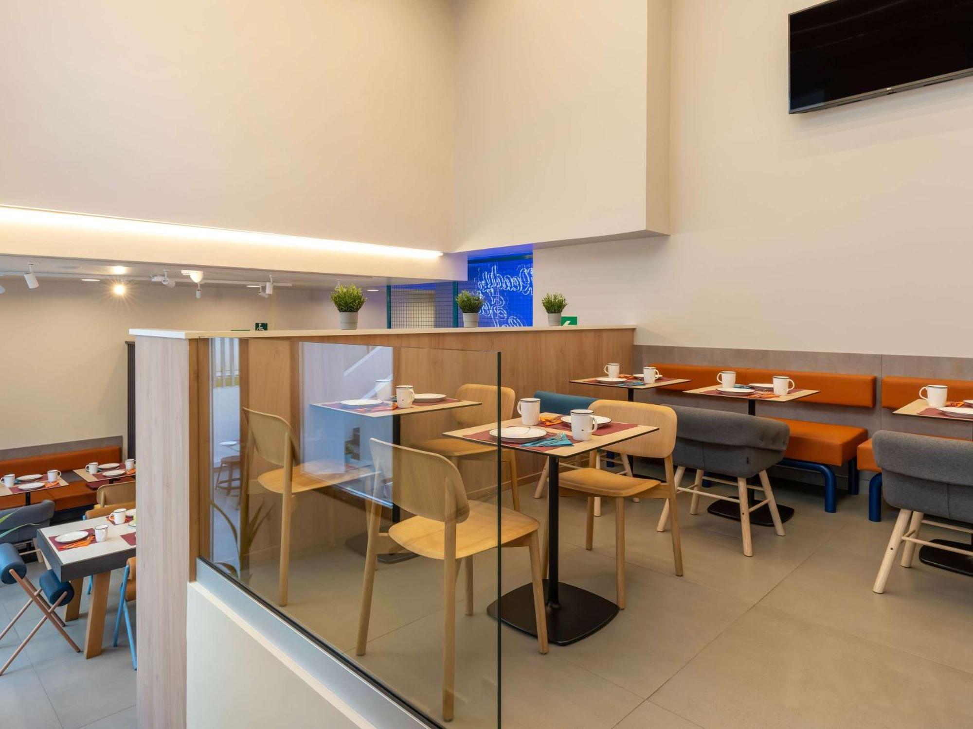 Ibis Budget Valencia Centro Puerto Esterno foto